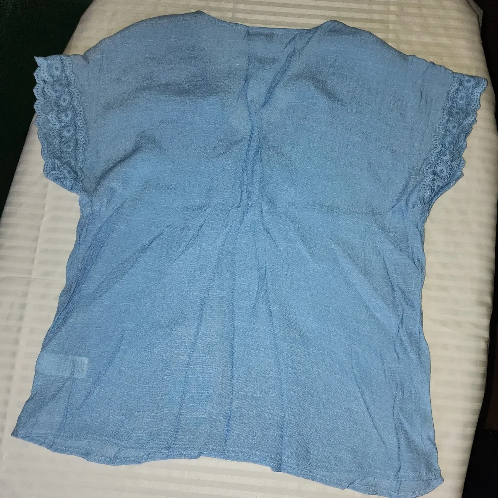 Spring blue - Picture 3 of 3